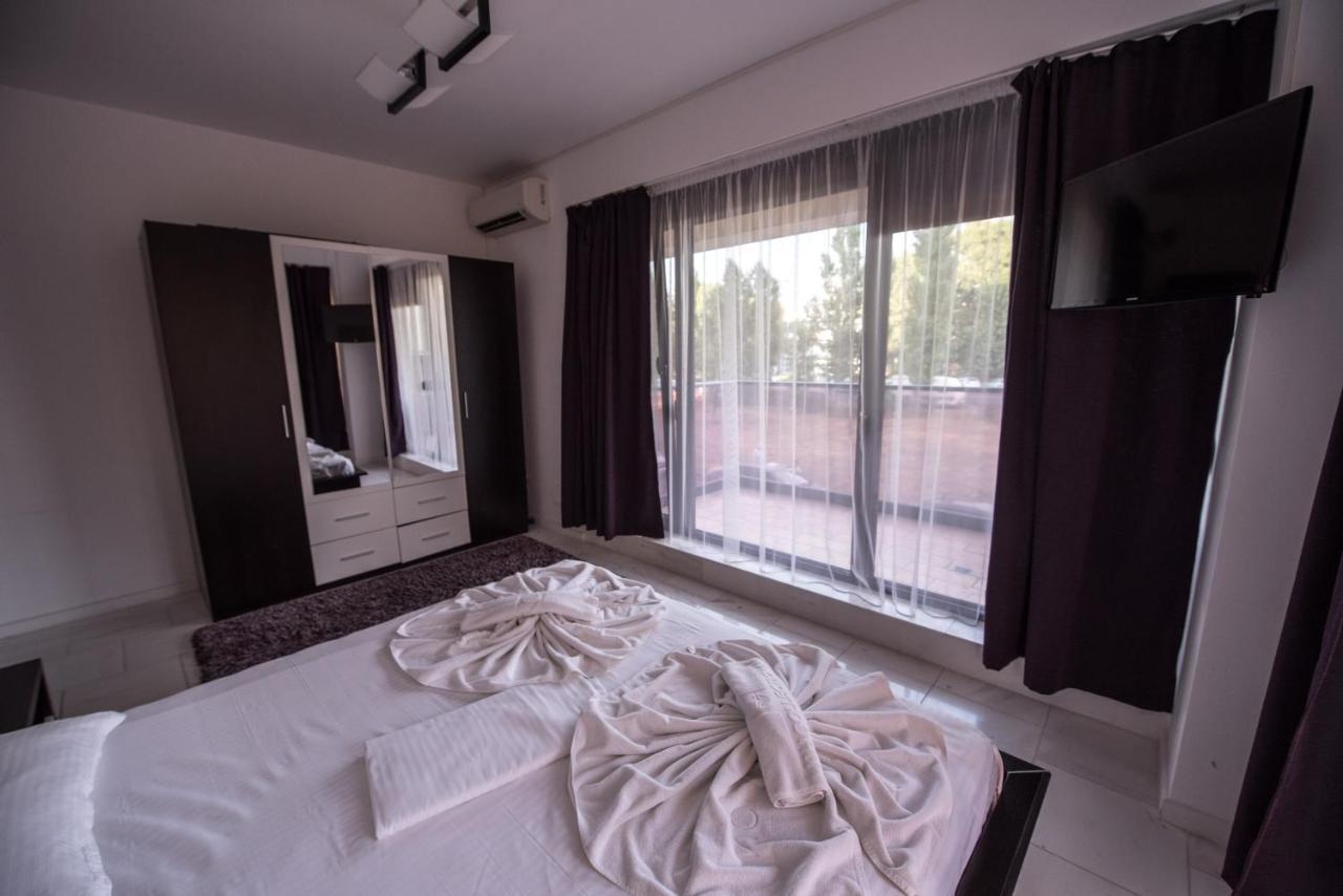 Sns Apartament In Vila Sophia มามายา ภายนอก รูปภาพ