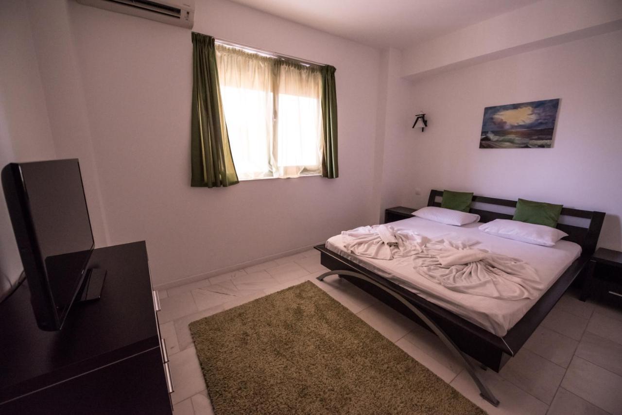 Sns Apartament In Vila Sophia มามายา ภายนอก รูปภาพ
