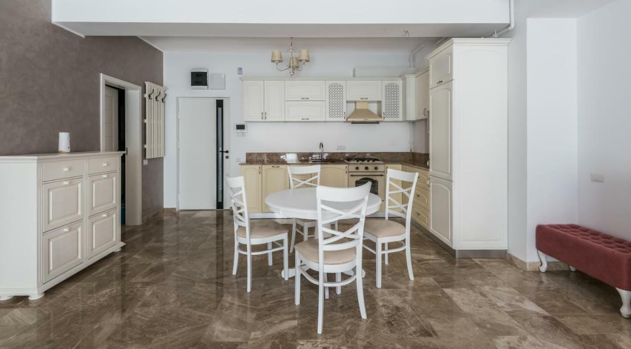 Sns Apartament In Vila Sophia มามายา ภายนอก รูปภาพ